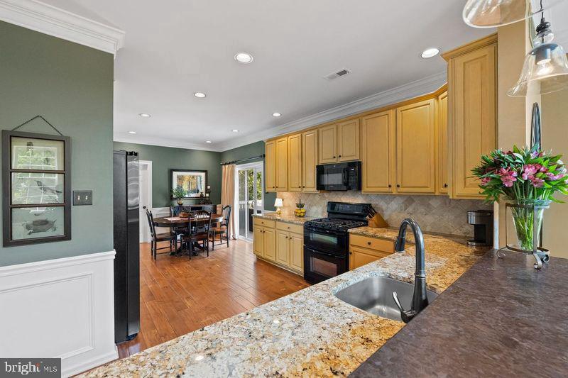 101 MEADOWGREEN DRIVE
