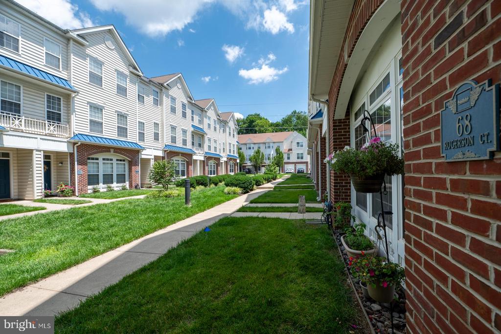 68 ROGERSON COURT Unit: 68
