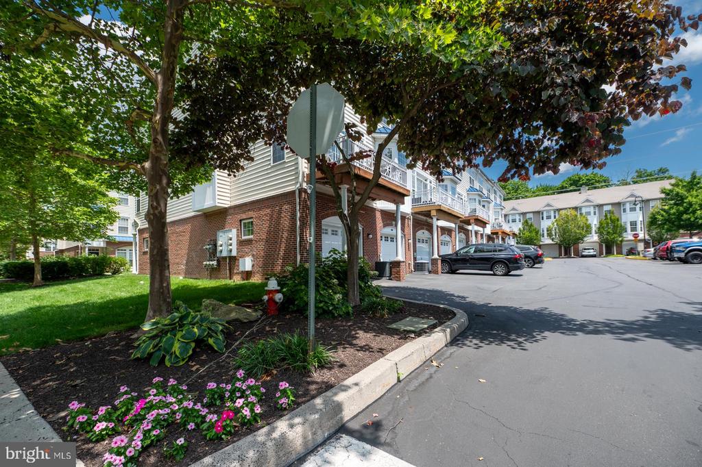68 ROGERSON COURT Unit: 68