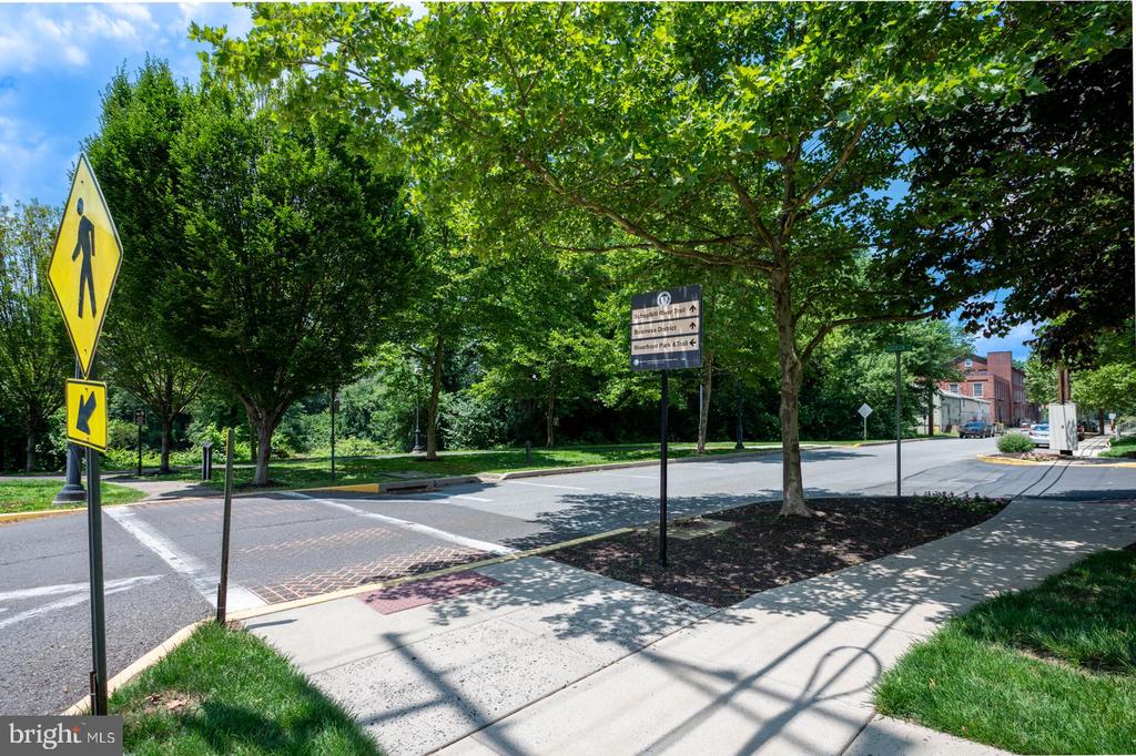 68 ROGERSON COURT Unit: 68