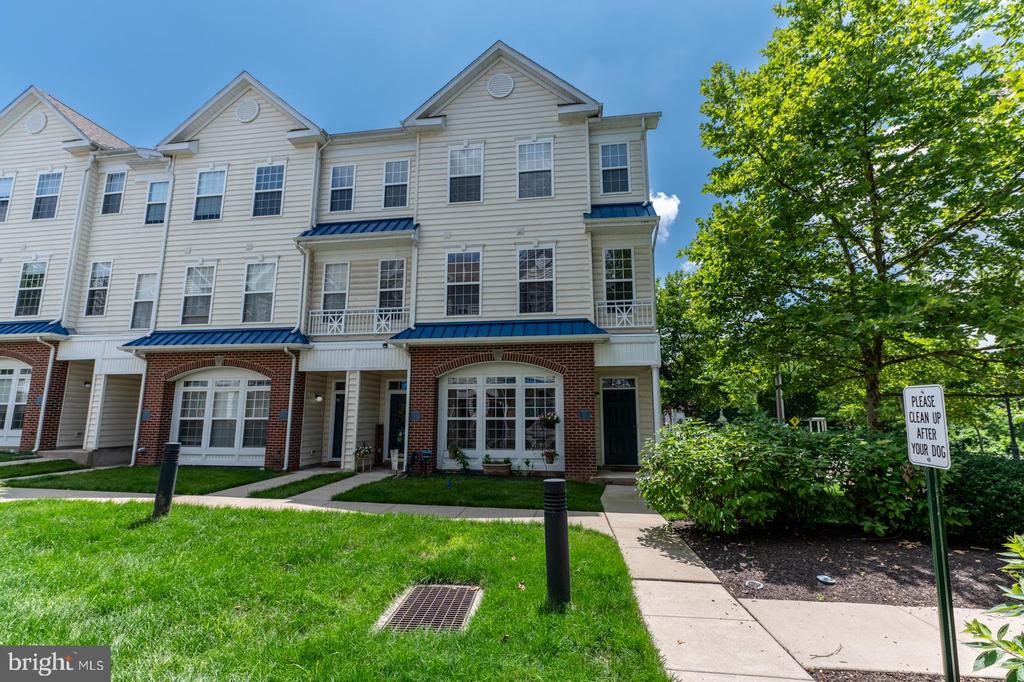 68 ROGERSON COURT Unit: 68
