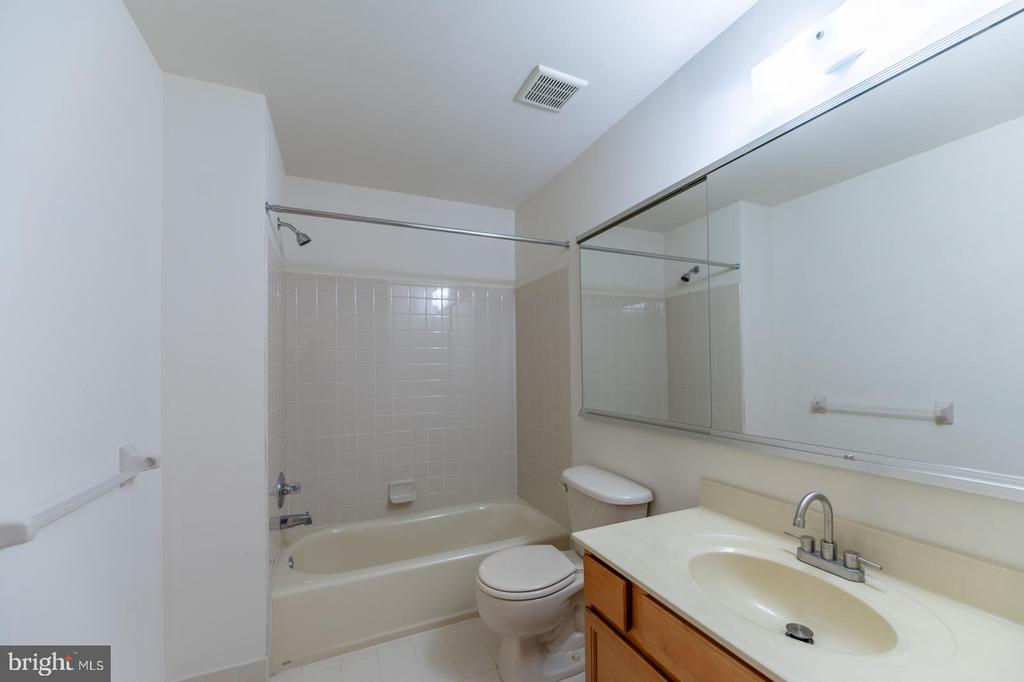 68 ROGERSON COURT Unit: 68