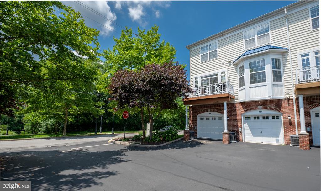 68 ROGERSON COURT Unit: 68