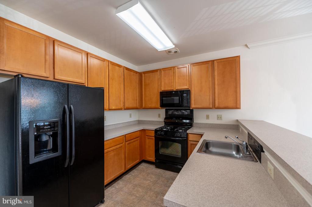68 ROGERSON COURT Unit: 68