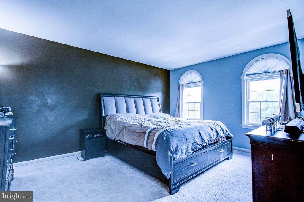 232 GEORGETOWNE COURT
