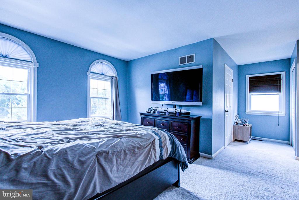 232 GEORGETOWNE COURT
