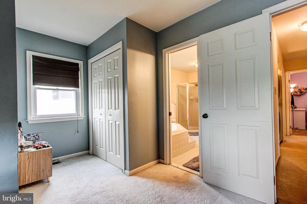232 GEORGETOWNE COURT