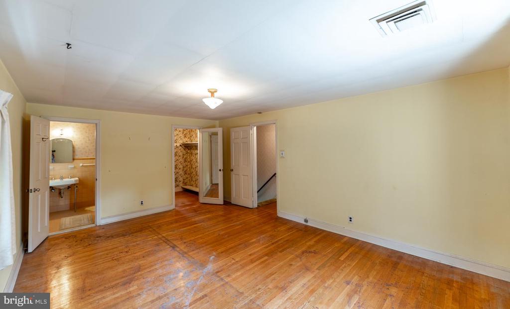 1403 SUSSEX ROAD