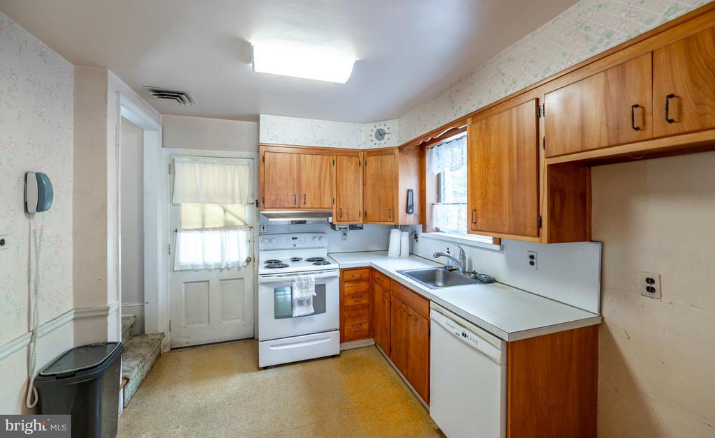 1403 SUSSEX ROAD