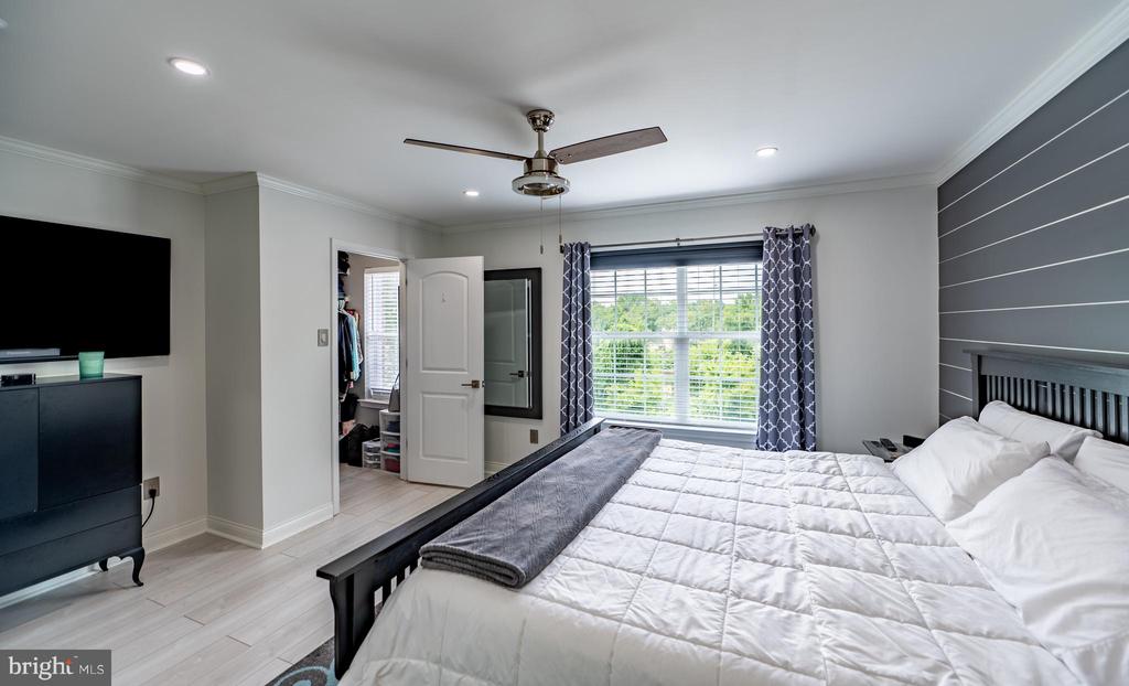 231 INDUSTRIAL HIGHWAY