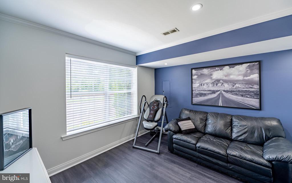 231 INDUSTRIAL HIGHWAY