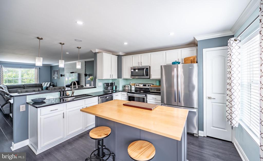 231 INDUSTRIAL HIGHWAY