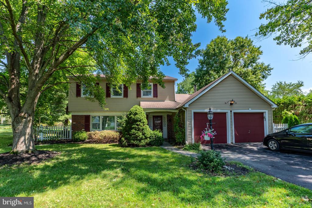 902 CAPITOL ROAD