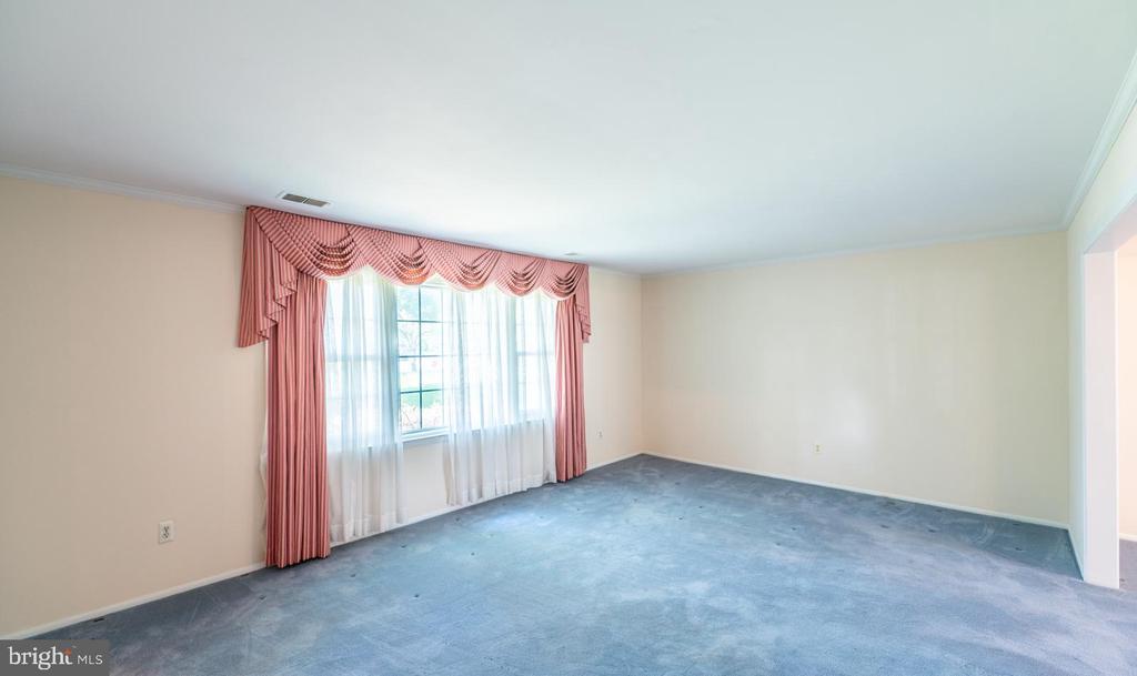 902 CAPITOL ROAD