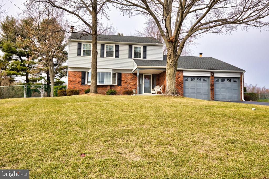 553 DEERFIELD DRIVE