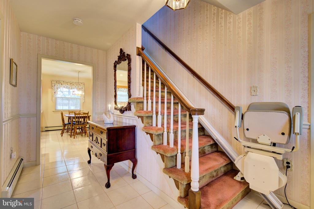 553 DEERFIELD DRIVE
