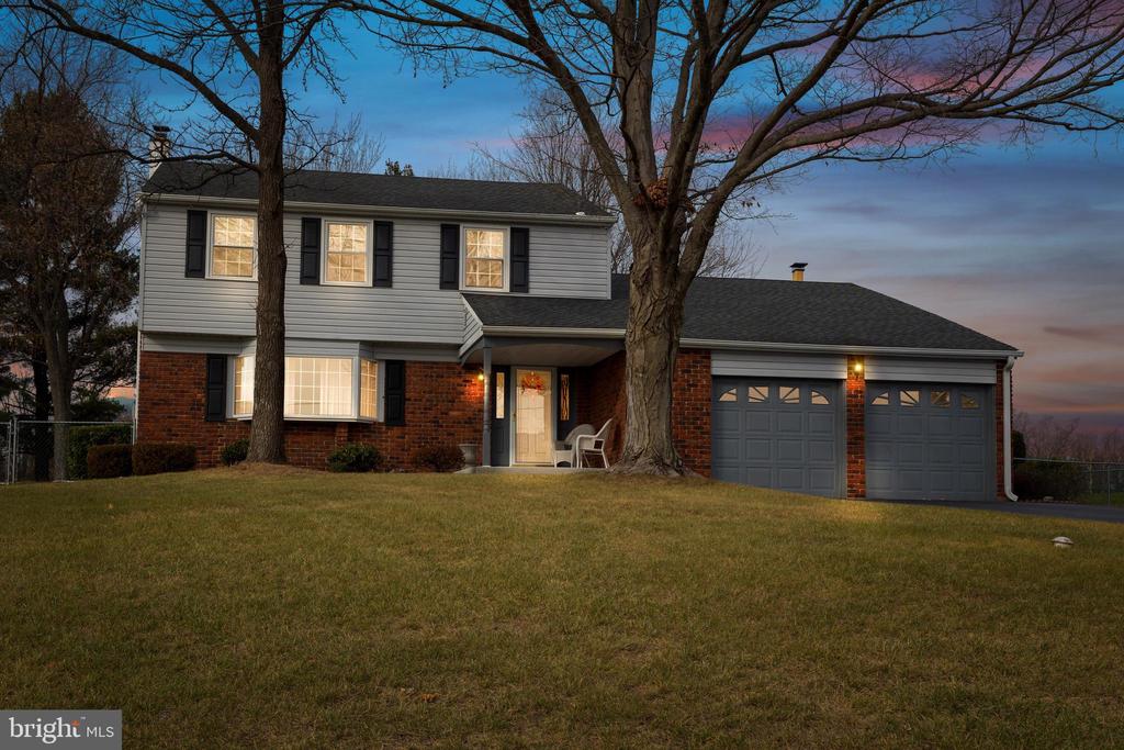 553 DEERFIELD DRIVE