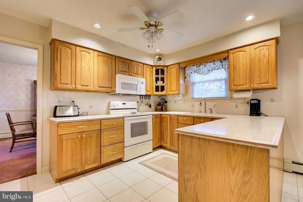 553 DEERFIELD DRIVE