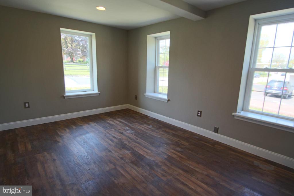 363 MAIN STREET Unit: UNIT A