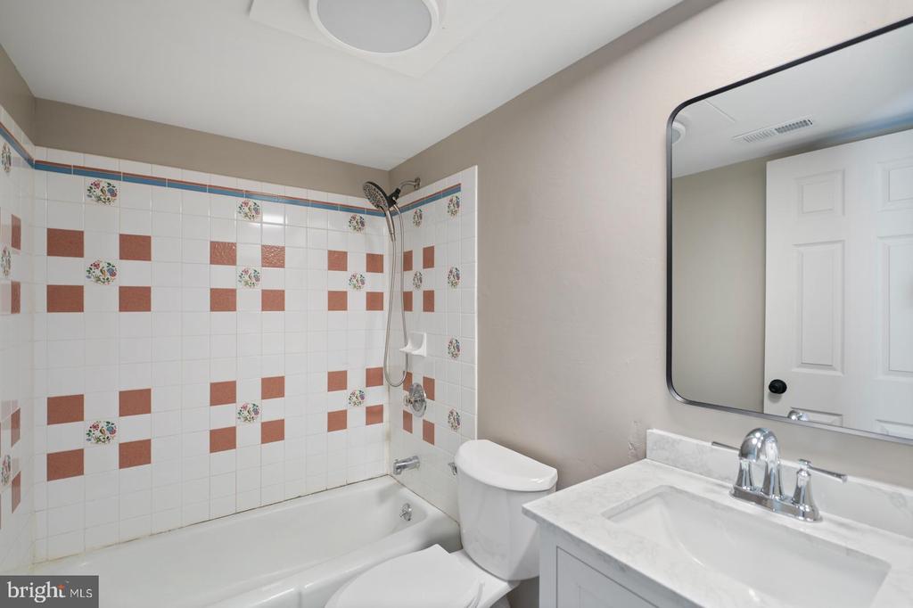 170 OBERLIN TERRACE Unit: 14-Q