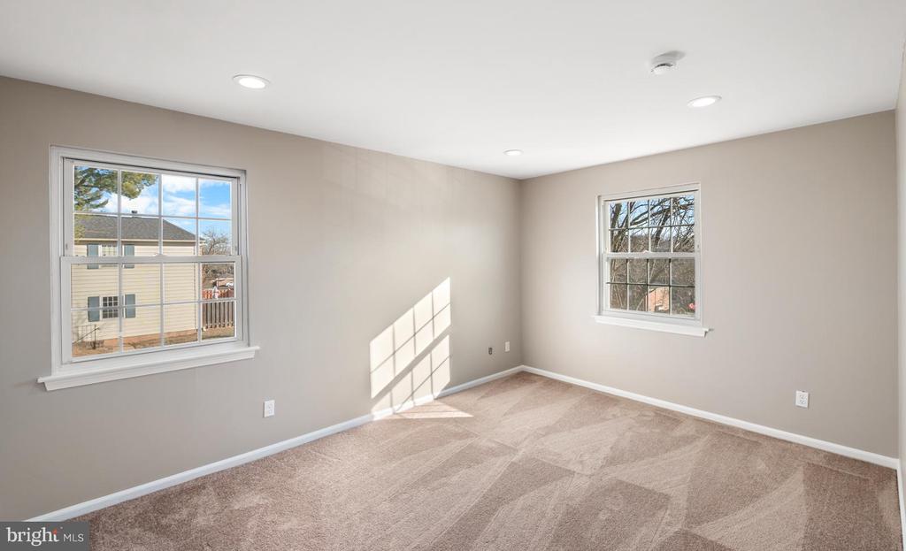 170 OBERLIN TERRACE Unit: 14-Q