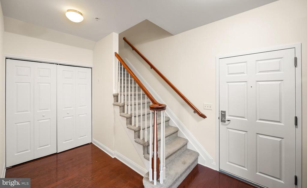 300 W ELM STREET Unit: 2423