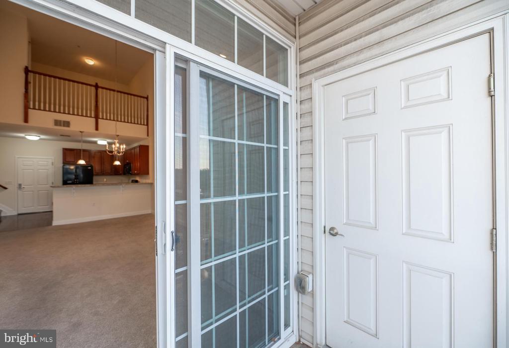 300 W ELM STREET Unit: 2423
