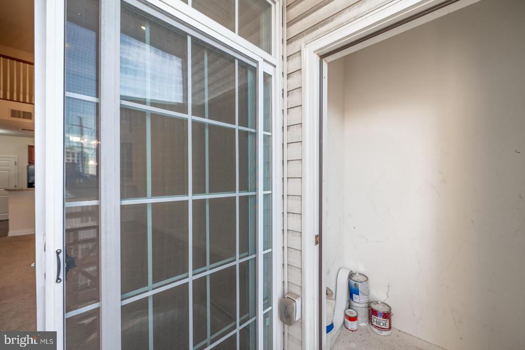 300 W ELM STREET Unit: 2423