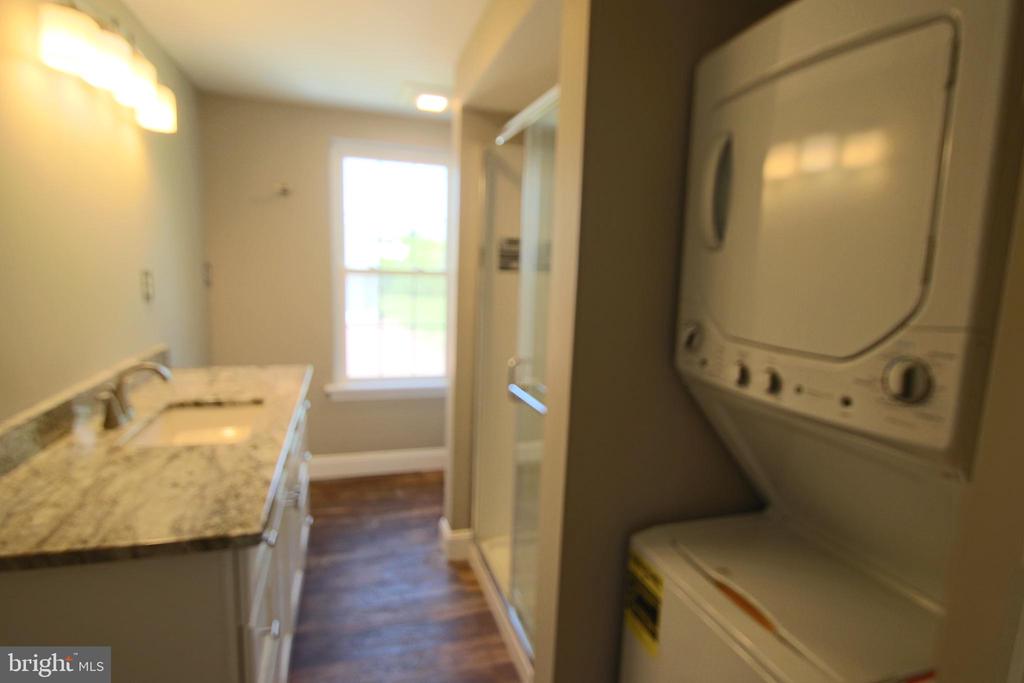 363 MAIN STREET Unit: UNIT B
