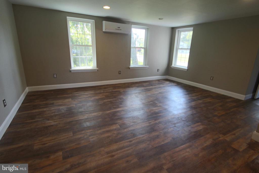 363 MAIN STREET Unit: UNIT B