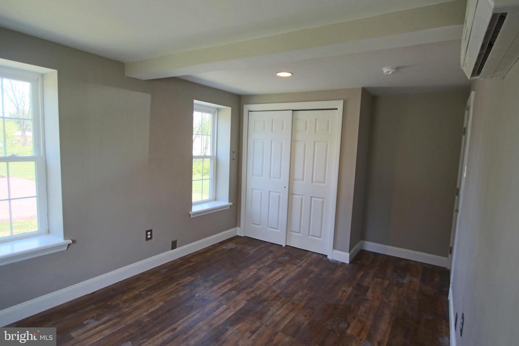 363 MAIN STREET Unit: UNIT B