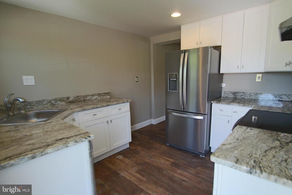 363 MAIN STREET Unit: UNIT B