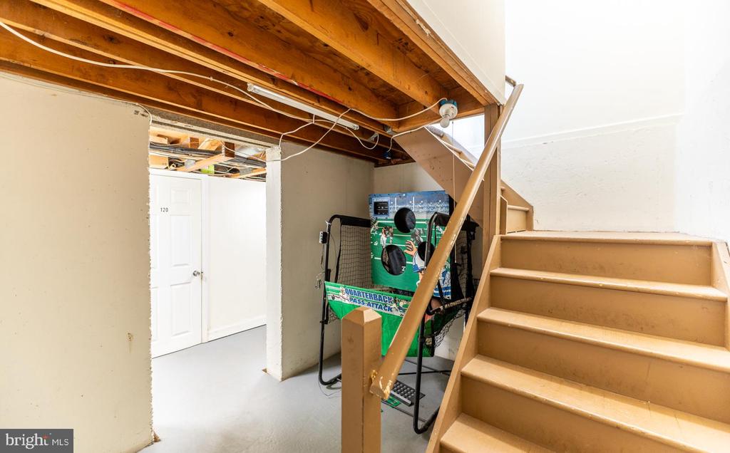 121 WILLIAM PENN Unit: 121