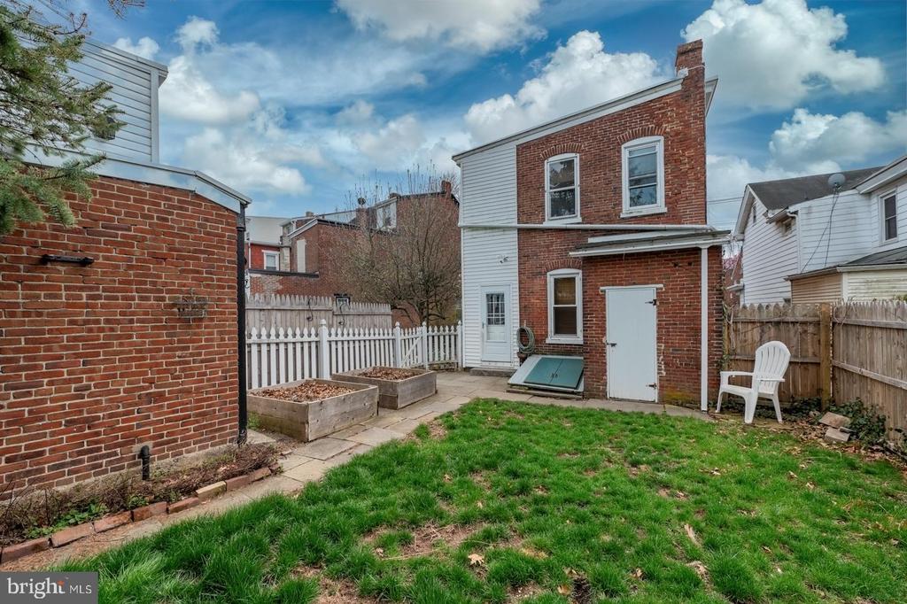 43 BEECH STREET