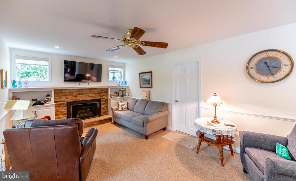 2658 ANTHONY DRIVE
