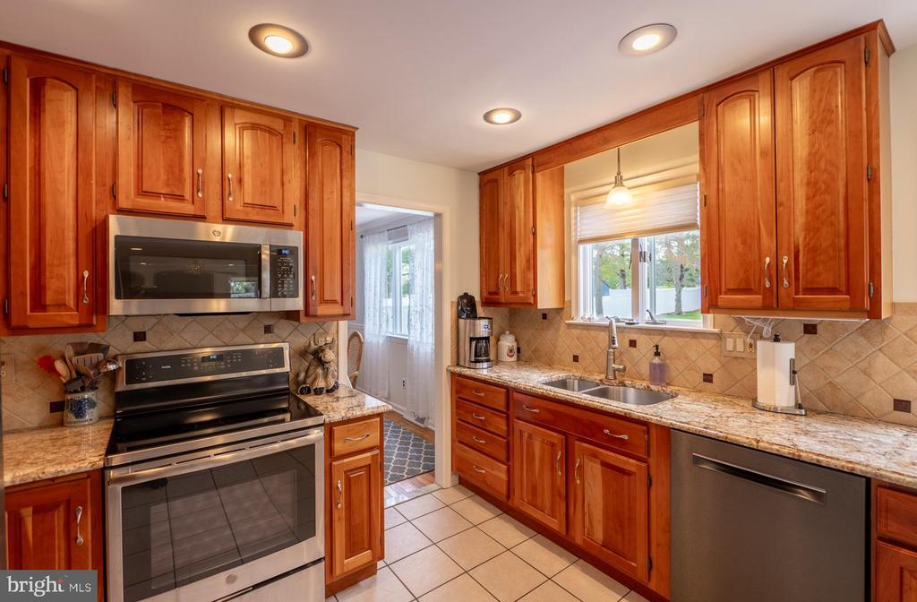 2658 ANTHONY DRIVE