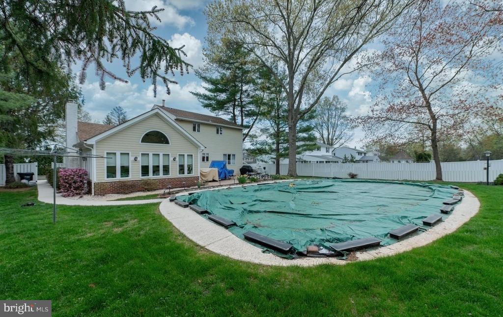 2658 ANTHONY DRIVE