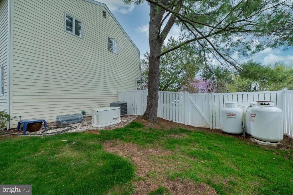 2658 ANTHONY DRIVE