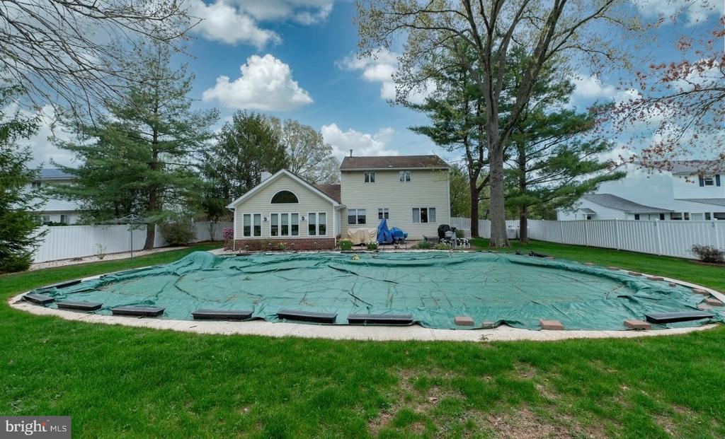 2658 ANTHONY DRIVE