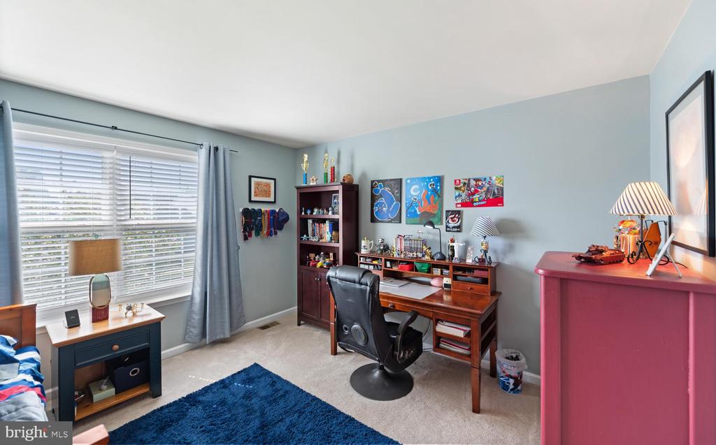 3841 VINCENT DRIVE