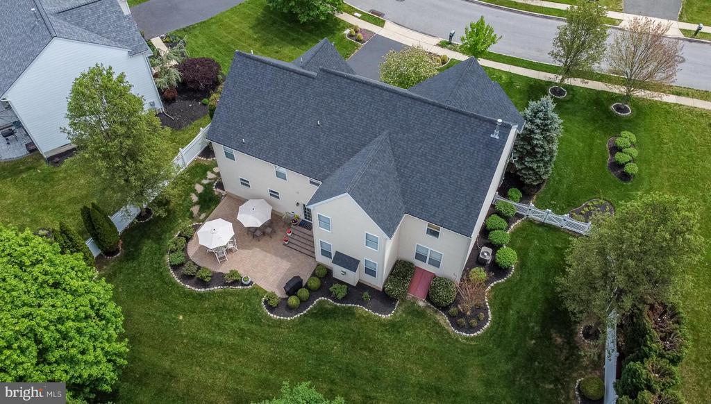 3841 VINCENT DRIVE