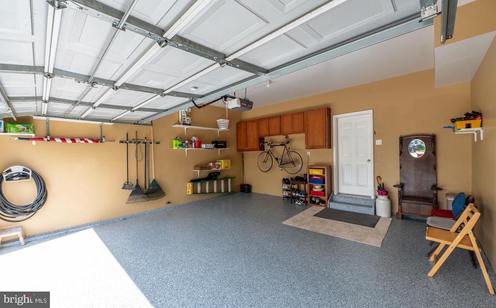 3841 VINCENT DRIVE