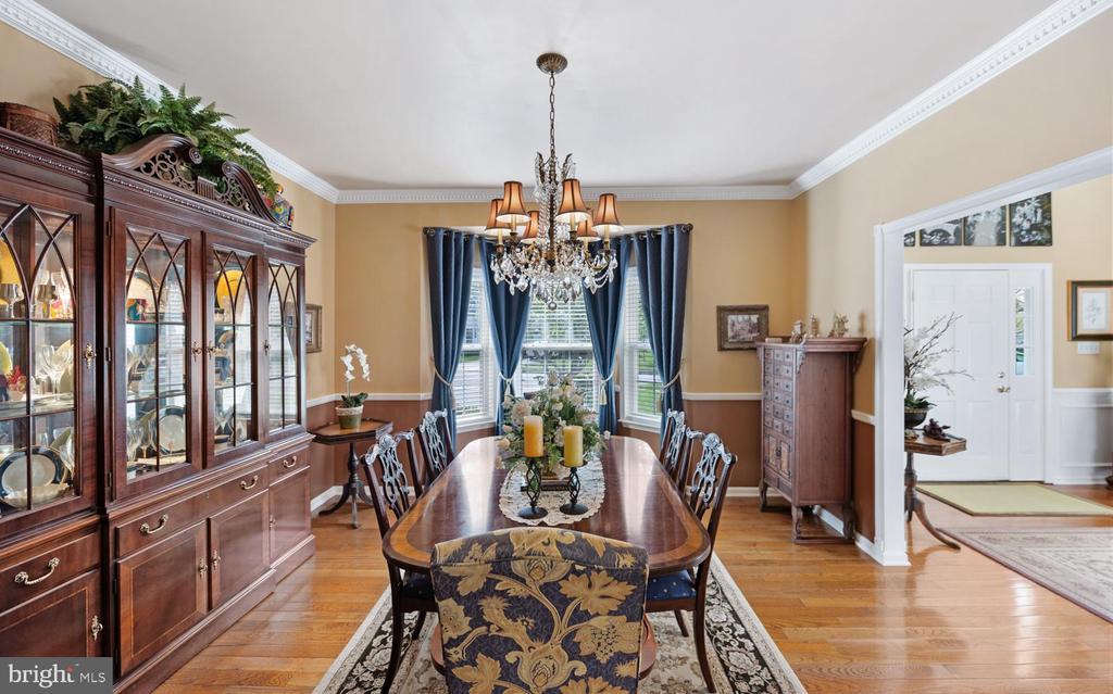 3841 VINCENT DRIVE