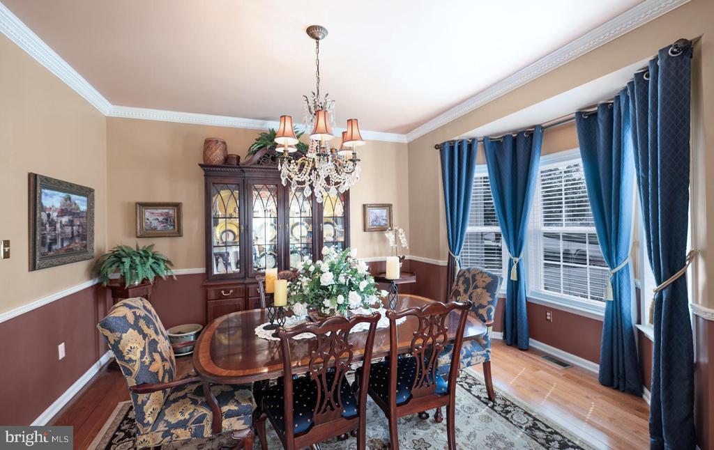 3841 VINCENT DRIVE