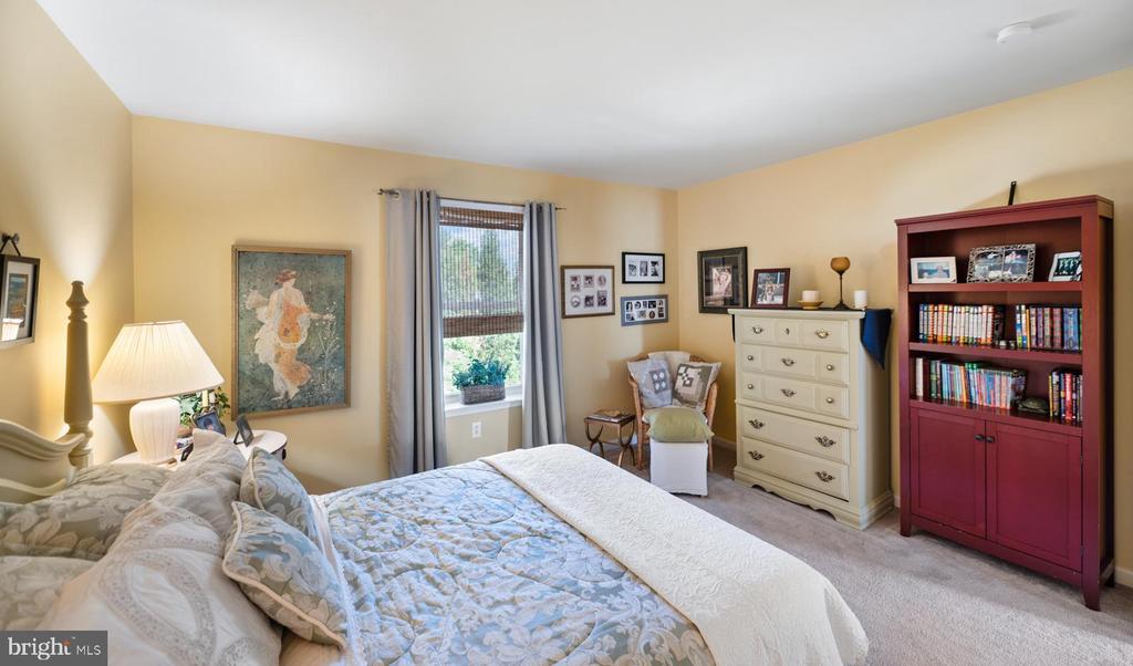 3841 VINCENT DRIVE