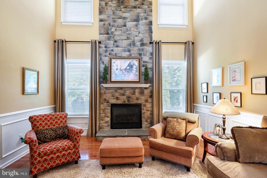 3841 VINCENT DRIVE