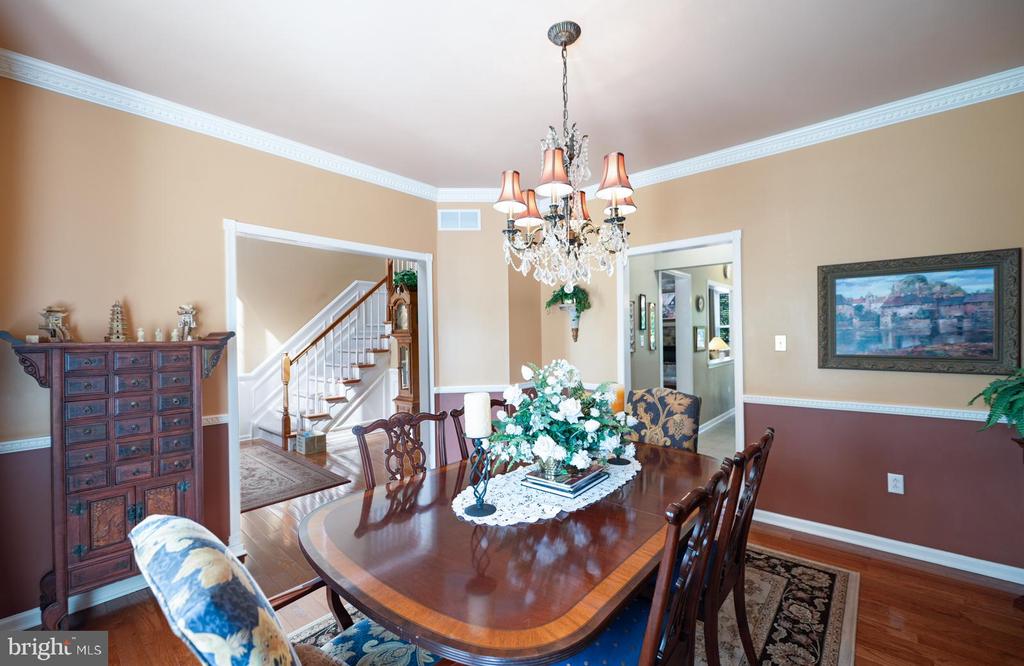 3841 VINCENT DRIVE