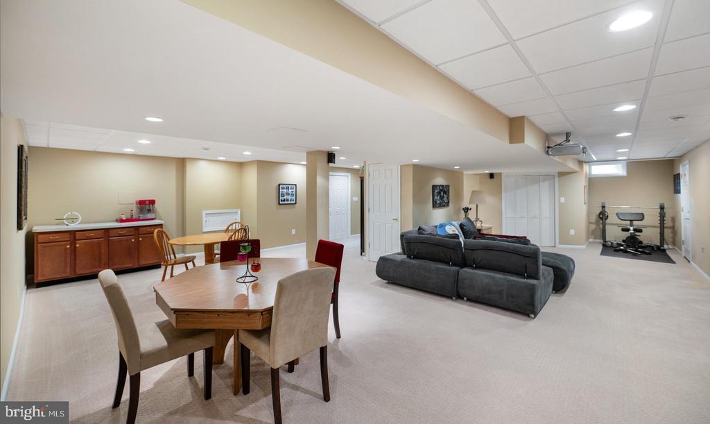 3841 VINCENT DRIVE