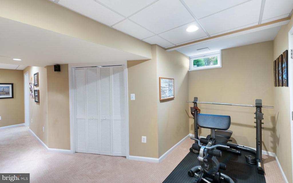 3841 VINCENT DRIVE