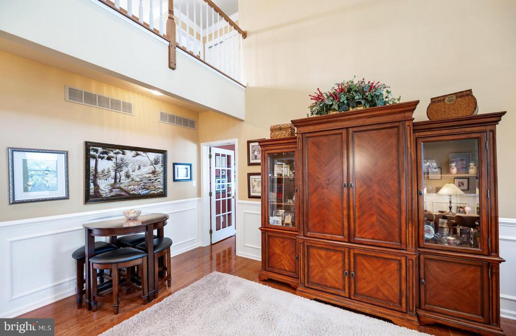 3841 VINCENT DRIVE
